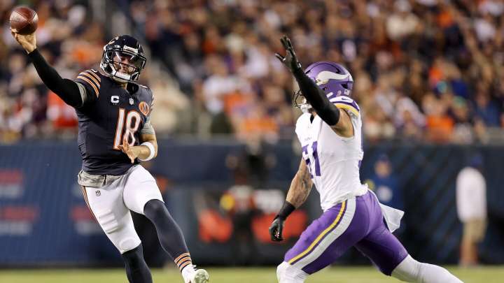 Monday Night Football: Bears lead Vikings 10