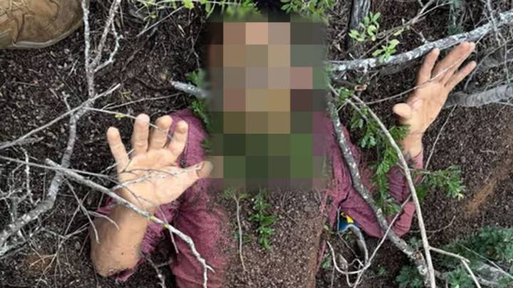 Migrante intenta sepultarse para evadir a la Patrulla Fronteriza en Texas