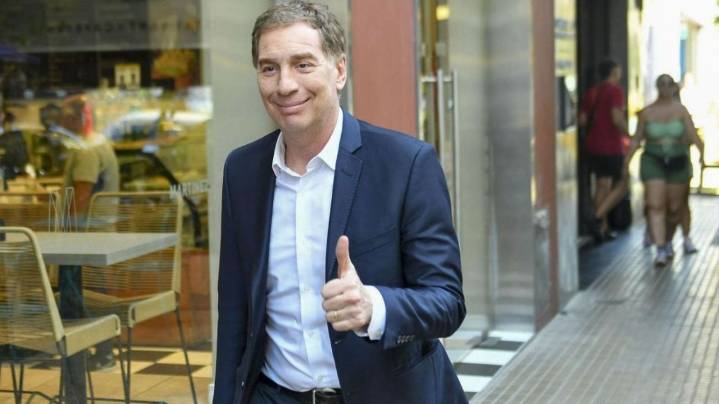"Cóctel" de Diego Santilli: "pegó" a Kicillof con Alberto Fernández para celebrar el discurso de Milei