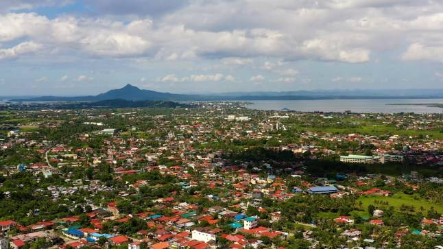 Philippines rocked by huge 6.9 magnitude earthquake