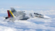Dos aviones militares venezolanos sobrevuelo destructor estadounidense en aguas internacionales