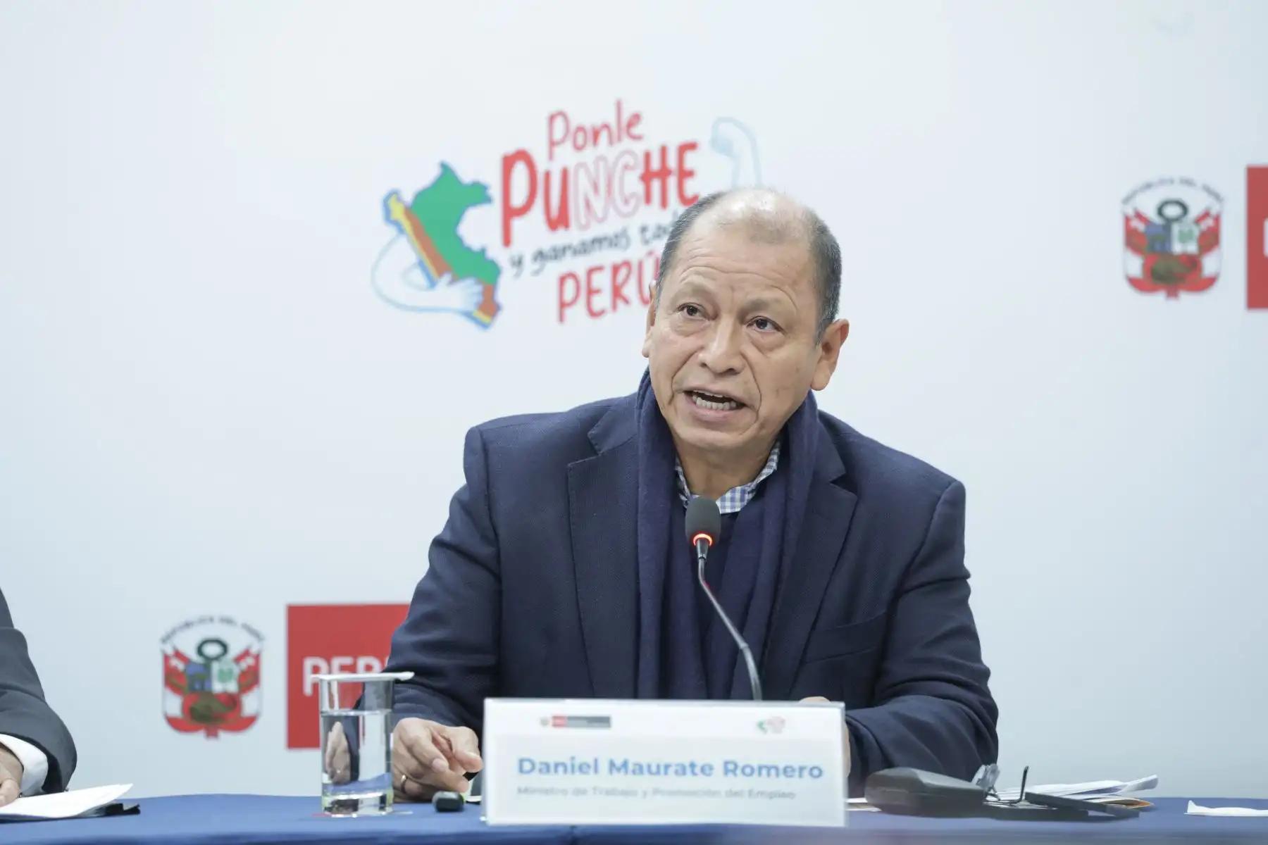Ministro de Trabajo revela que Perú tiene más de 12.4 millones de trabajadores informales