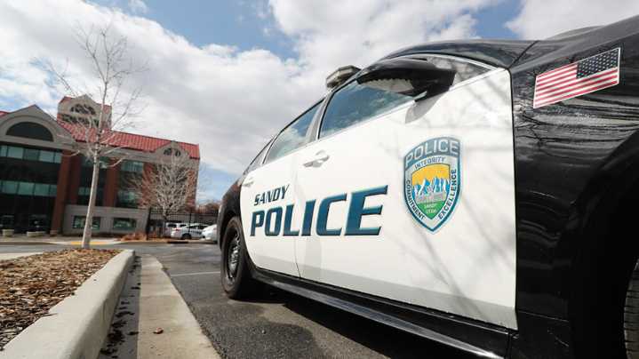 Man dies after motorcycle, SUV crash in Sandy