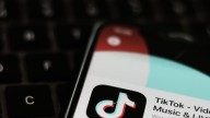 TikTok lanza herramientas de mensajería al estilo Instagram y X: audios, fotos y videos en los chats