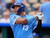 Salvador Pérez sigue acercandose a los 300 HR