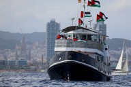 La flotilla humanitaria con ayuda para Gaza zarpa de nuevo tras regresar al puerto de Barcelona por el mal tiempo