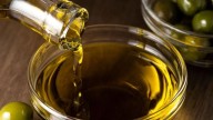 La ANMAT prohibió la venta de dos aceites de oliva por considerarlos ilegales: cuáles son
