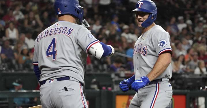 Osuna's 2-run single in 10th inning pushes Rangers past Diamondbacks 7