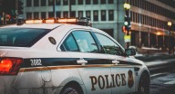 Tirador en escuela secundaria de Colorado muere por heridas autoinfligidas