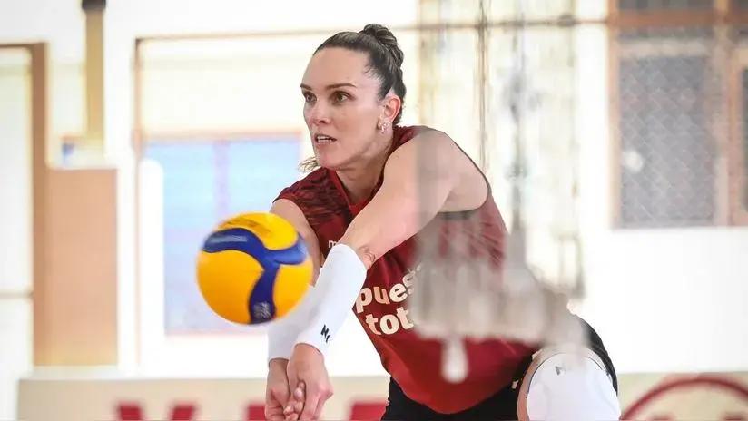 Se ponen a punto: jales extranjeras de Universitario ya entrenan para la Liga Peruana de Vóley 2025