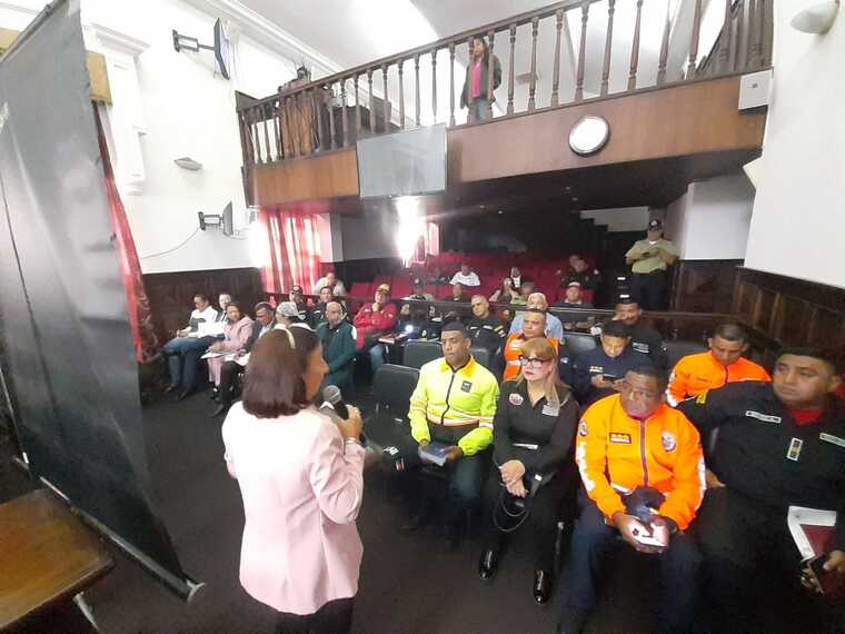 CLEZ da comienzo a una consulta sobre la utilización de motocicletas