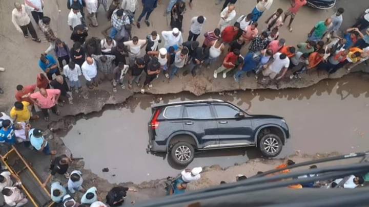 Internet Reacts After SUV Plunges Into Crater-Like Pothole in Patna: ‘Such An Iconic Image’