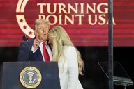 Trump encabeza multitudinario funeral de Charlie Kirk