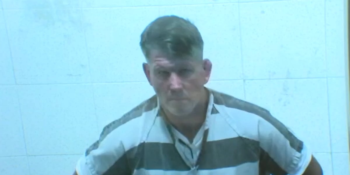 Jury selected for trial of man charged with stabbing, killing mailman in Clackamas Co.