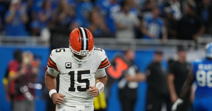 QB Joe Flacco faces pressure as Browns struggle to find offensive rhythm