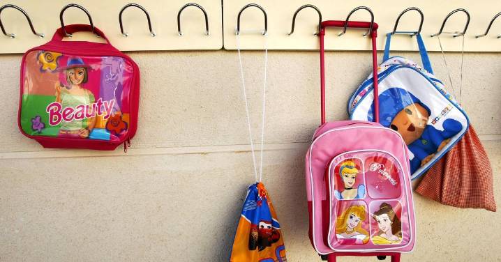 "No es lo mismo": Familias se quejan de la limitación de la atención presencial en tutorías en colegios de Granada