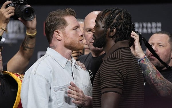 Se muestran 'Canelo' y Crawford respeto