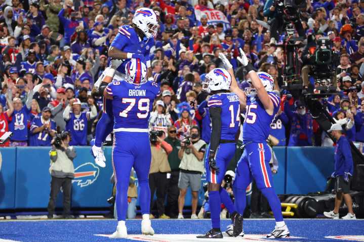 Los Bills de Buffalo firman épica remontada y vencen a Ravens en el primer Sunday Night Football de la temporada