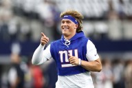 Deadspin | Giants coach on starting QB Jaxson Dart: 'It's my decision'