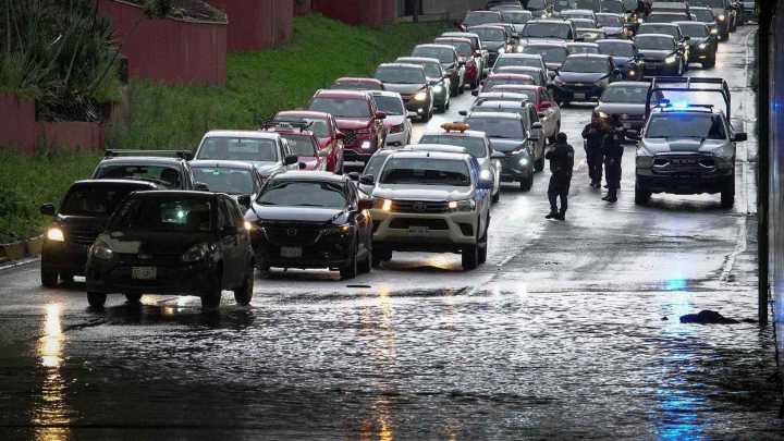 Fuerte lluvia azota a la CDMX: Estaciones del Metro y Vialidades Afectadas por Encharcamientos