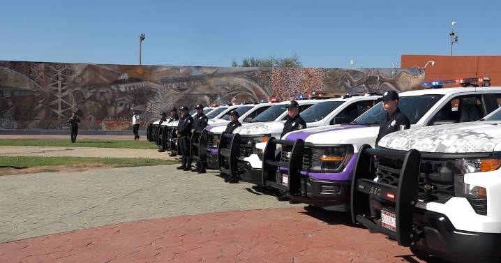 Gobernadora entrega 123 nuevas patrullas a la Fuerza Estatal y al Escuadrón Violeta.