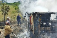 Tragedia en Bolívar: Nueve fallecidos y 20 heridos tras devastador incendio en un autobús.