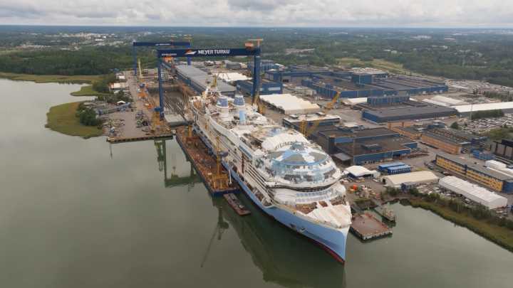 World’s largest cruise ship hits water for the first time: Legend of the Seas floating city boasts 40 bars & restaurants
