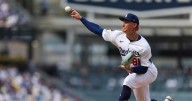 Los Dodgers caen ante los Giants en el último partido de la temporada regular en casa y planean volver en los playoffs.