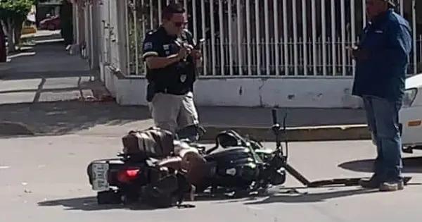 Conductora embiste a motociclista en 18 de Marzo