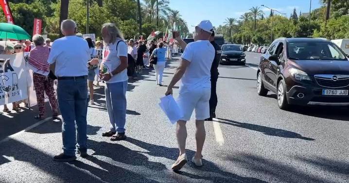 Los sindicatos andaluces y las mareas blancas avisan de la "privatización" de la sanidad pública