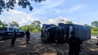 Exceso de velocidad termina con dos volcaduras en la Puebla