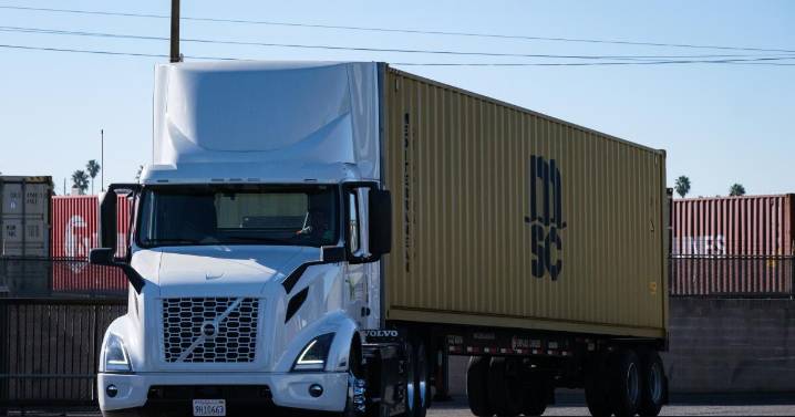 Contributor: Truck makers breaking emissions deal are hurting themselves
