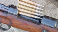 El rifle presuntamente usado en el asesinato de Kirk, un Mauser de caza de origen militar