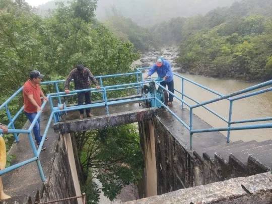 Ejidatarios cierran la presa Yuribia, dejan sin suministro de agua a Coatzacoalcos