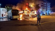 Calcinados tres autobuses tras un incendio llamativo en Jumilla
