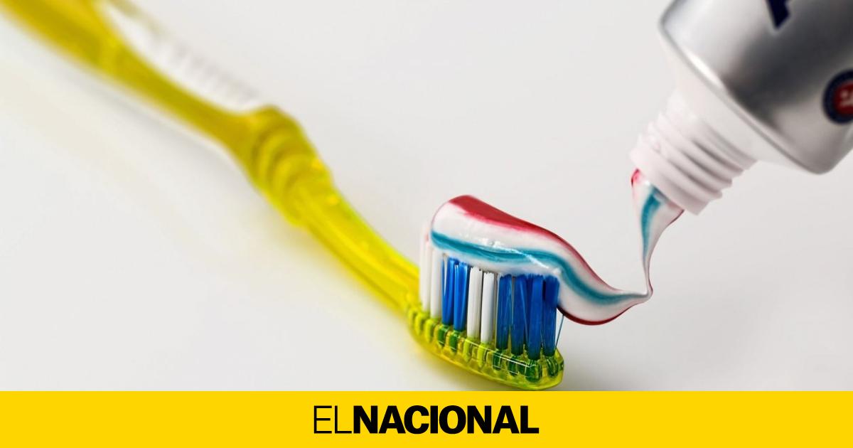 Por qué hay que untar la grifería del baño con pasta de dientes y cada cuánto hay que hacerlo