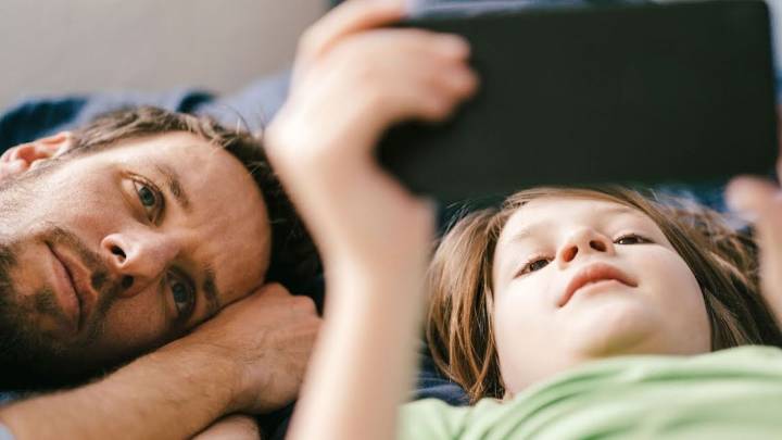 Videojuegos, teléfonos celulares y crianza digital: lo que toda familia necesita saber