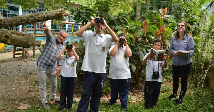 Aves en Colombia: la profe que desde hace 17 años enseña a pajarear y lidera una fiesta por la biodiversidad