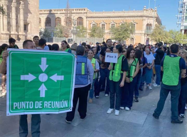 Realizan simulacros por Día de la Protección Civil