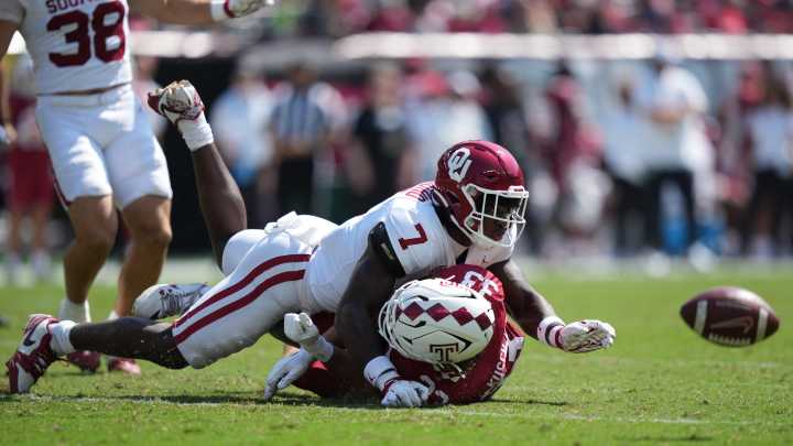 Mussatto: Key to dominant OU defense? Making it look like 'recess'