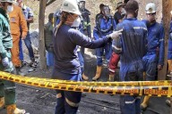 Rescatan a los 23 mineros atrapados en una mina de oro en Colombia