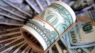 El dólar blue volvió a ser el más caro luego de dos meses