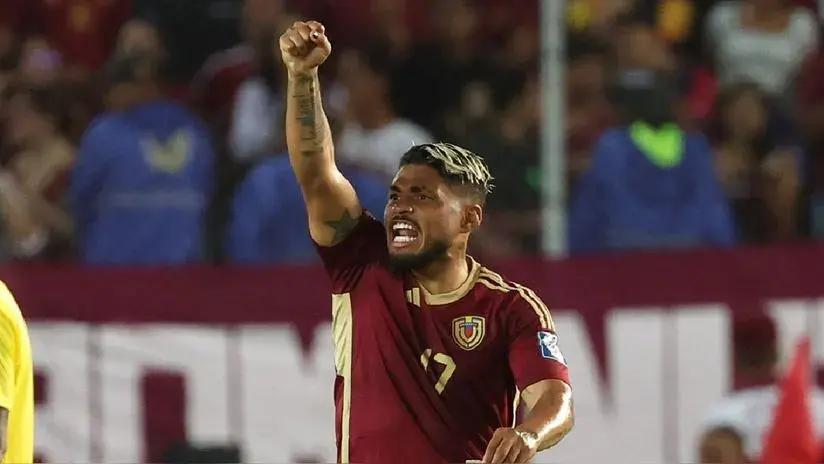Venezuela sigue arriba: Josef Martínez puso el 2-1 sobre Colombia en las Eliminatorias (VIDEO)