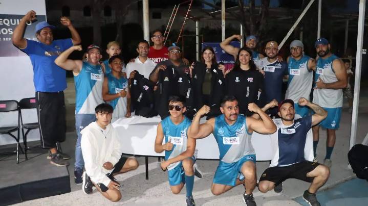 Abanderamiento de la selección Espartanos hacia el Bahía Street Game