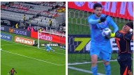 A Rossi le picaron un penal y lo atajó sentado