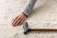 ¿Por qué mueren más personas mayores después de sufrir caídas?