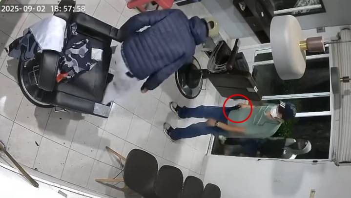 Con arma de fuego, hombres someten a joven y asaltan su barbería en colonia Aquiles Serdán, Pu...