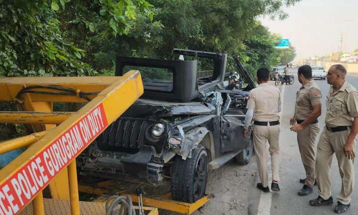 Five killed, one injured as Thar crashes into divider on Delhi