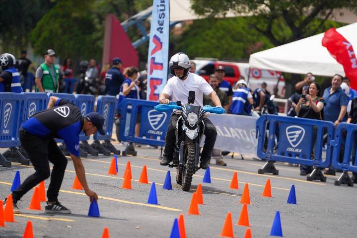 Ofrece Monterrey curso gratuito de manejo de moto