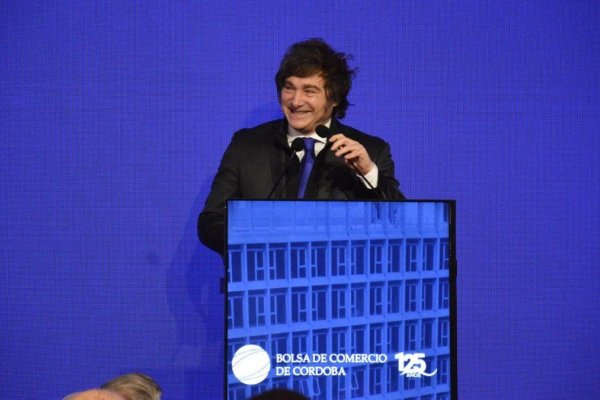 Milei culpó al "pánico político" por el Riesgo País, defendió su modelo y en un giro dijo: "somos la esperanza"